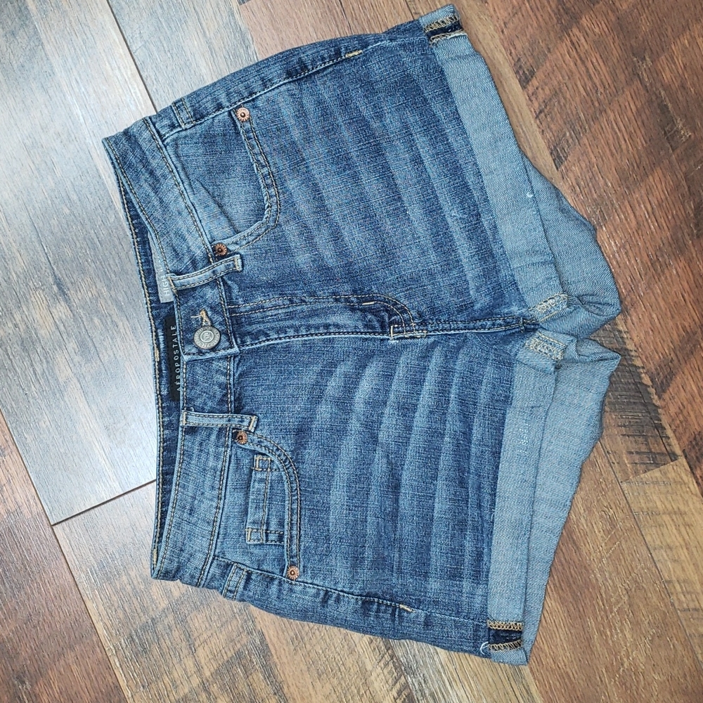 Aeropostale Blue Jean High Waisted Shorty Rolled Cuffed Shorts, Size 2